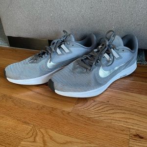 Women’s Nike sneakers, size 11